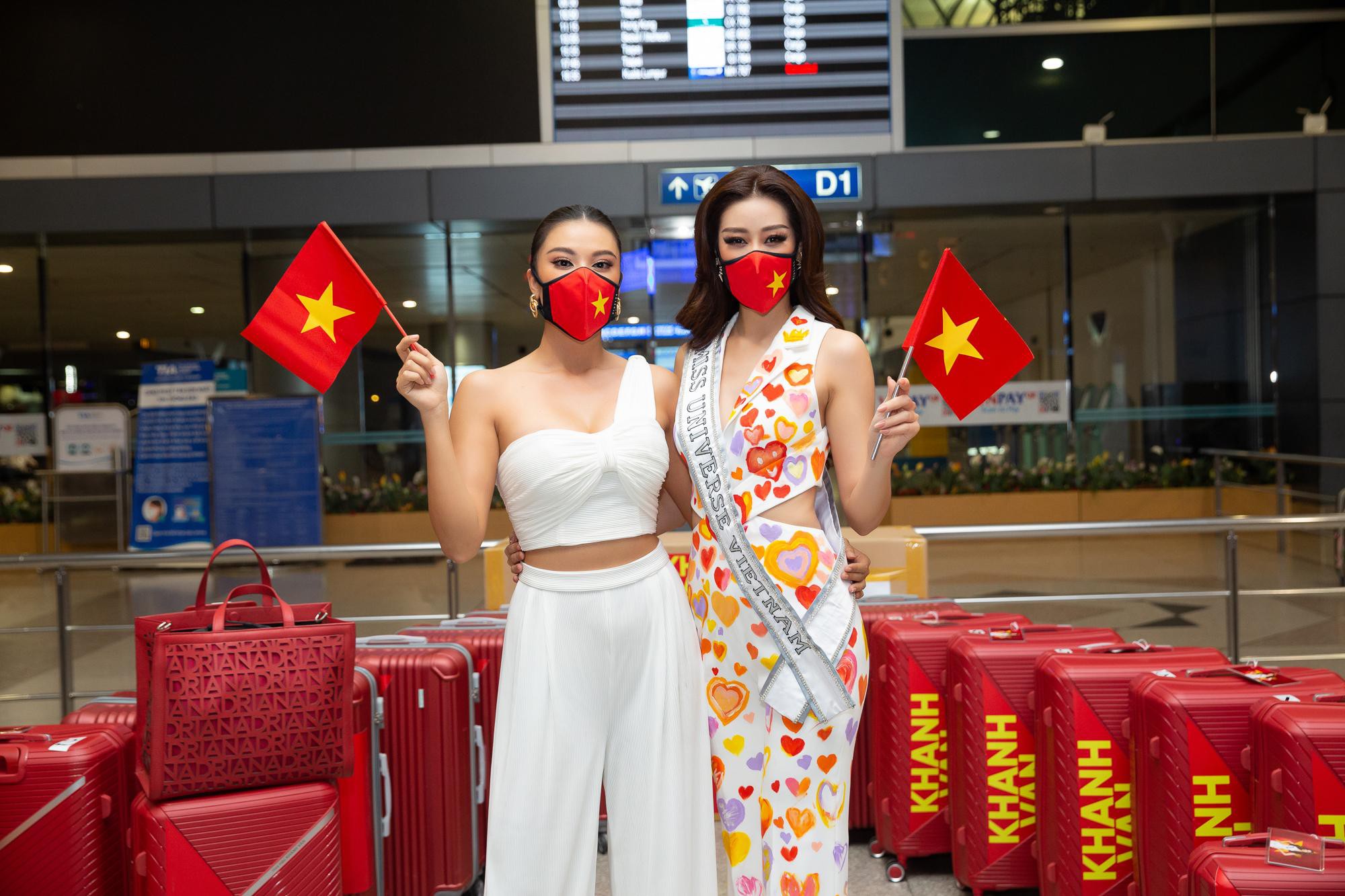 Hoa hậu Khánh Vân liên tục biến hóa phong cách thời trang sân bay khi lên đường sang Mỹ dự thi Miss Universe 2020 - Ảnh 8.