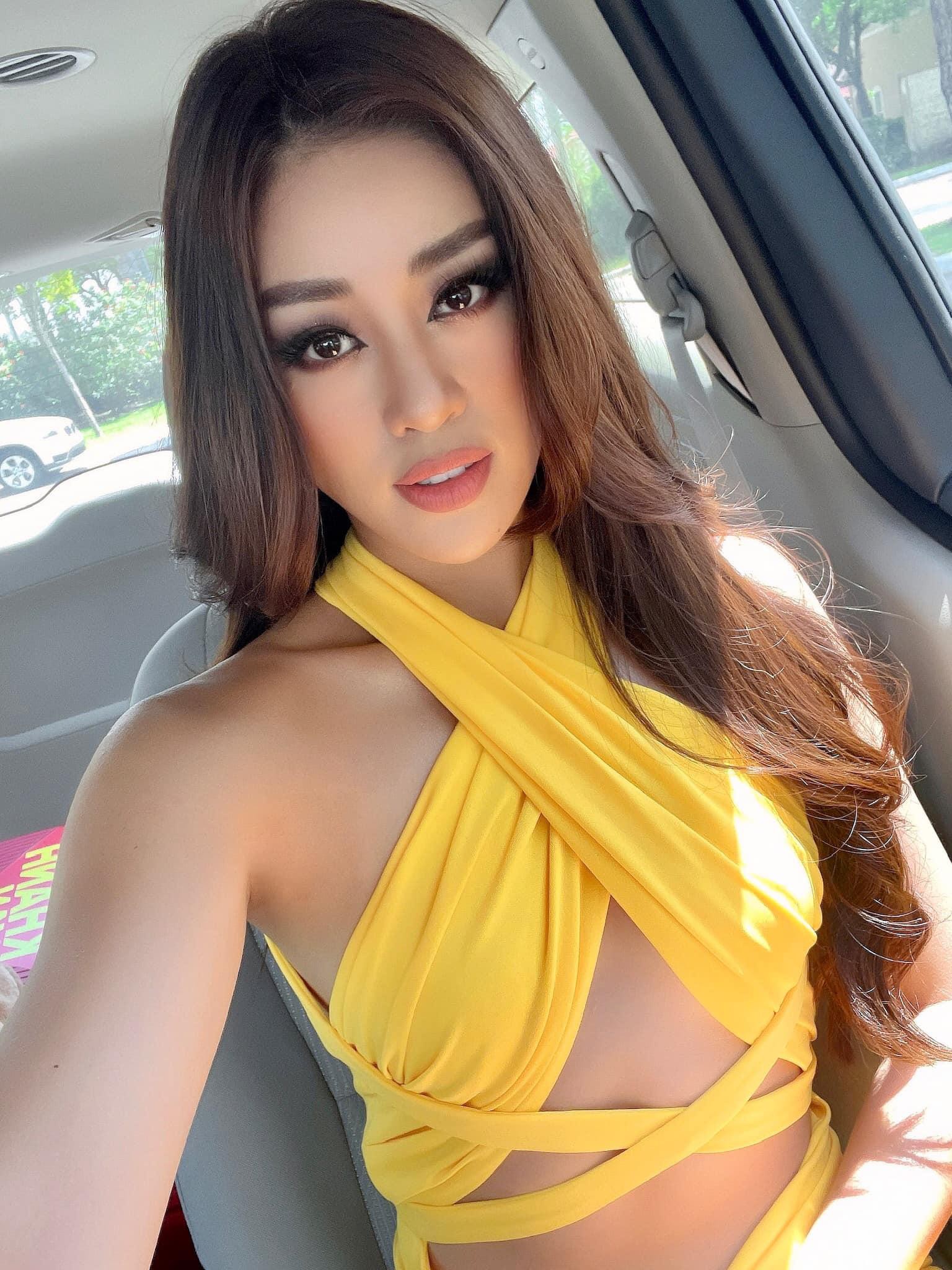 Khánh Vân tiếp tục tỏa sáng tại Miss Universe 2020 khi diện váy vàng chóe, cắt xẻ táo bạo - Ảnh 3.