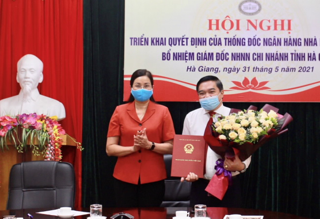 Ngân hàng Nhà nước vừa bổ nhiệm 4 Giám đốc chi nhánh - Ảnh 3. Ngân hàng Nhà nước vừa bổ nhiệm 4 Giám đốc chi nhánh - Ảnh 3.
