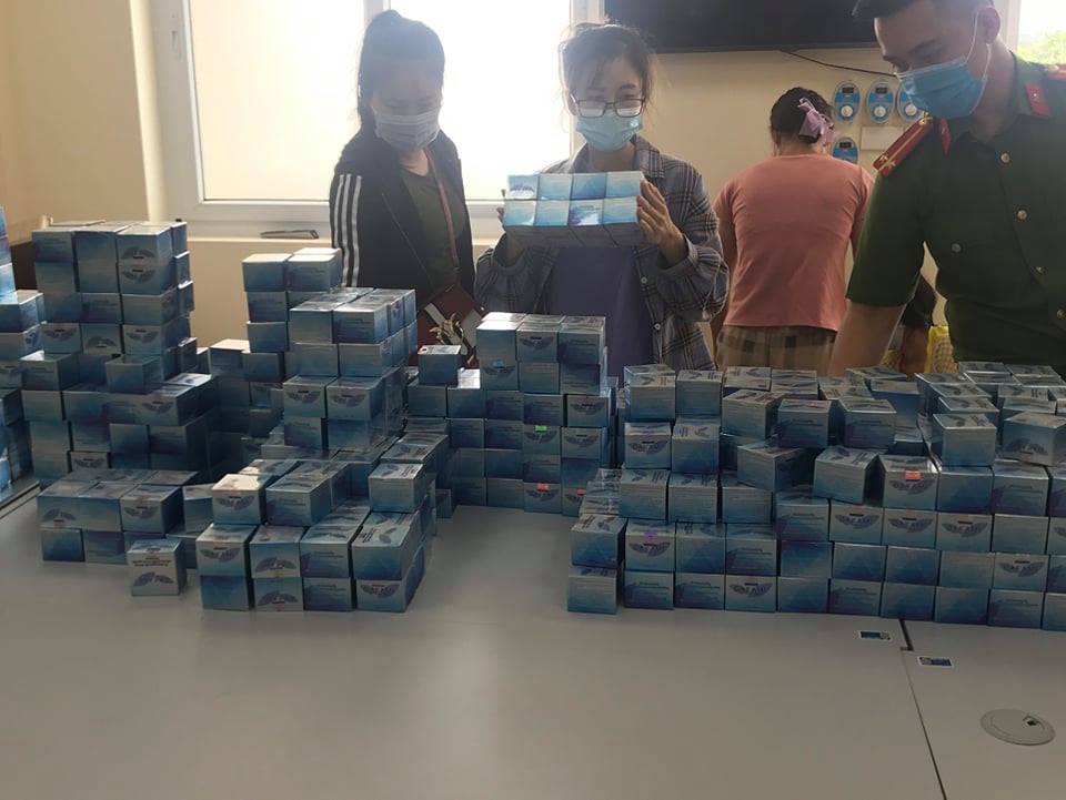 Hà Nội: Phát hiện đường dây làm giả 1 tấn mỹ phẩm, tạm giữ hình sự 3 đối tượng - Ảnh 1. Hà Nội: Phát hiện đường dây làm giả 1 tấn mỹ phẩm, tạm giữ hình sự 3 đối tượng - Ảnh 1.
