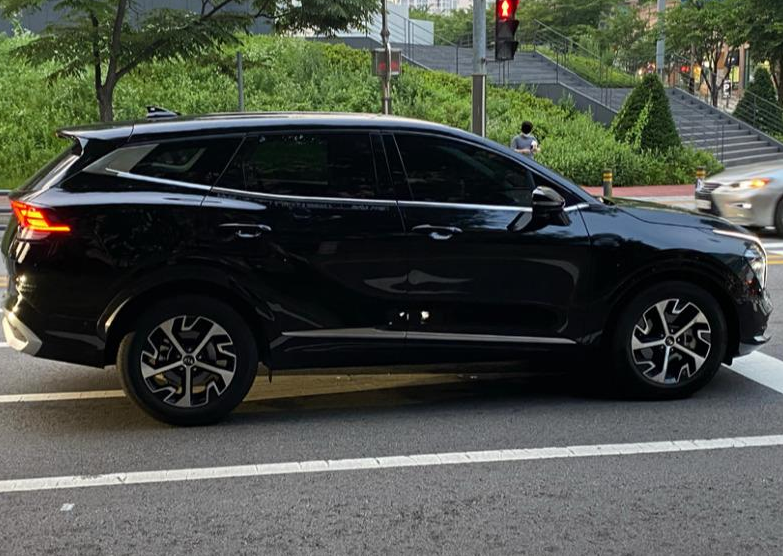 Kia Sportage đẹp khó cưỡng, bầu trời công nghệ phả hơi nóng Mazda CX-5, Hyundai Tucson - Ảnh 2. Kia Sportage đẹp khó cưỡng, bầu trời công nghệ phả hơi nóng Mazda CX-5, Hyundai Tucson - Ảnh 2.