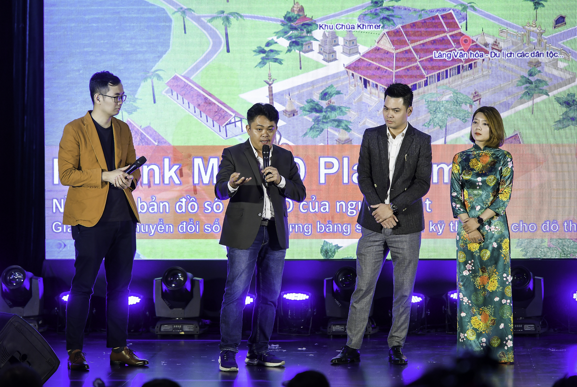 “Google Map phiên bản thuần Việt” tỏa sáng nhờ mô hình vườn ươm “3 Nhà” của Viet Solutions - Ảnh 1. “Google Map phiên bản thuần Việt” tỏa sáng nhờ mô hình vườn ươm “3 Nhà” của Viet Solutions - Ảnh 1.