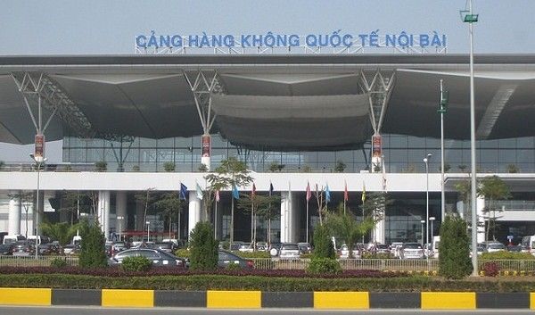 Tiếp tục thực hiện chuyến bay chở người nhập cảnh tại Nội Bài và Tân Sơn Nhất  - Ảnh 1.