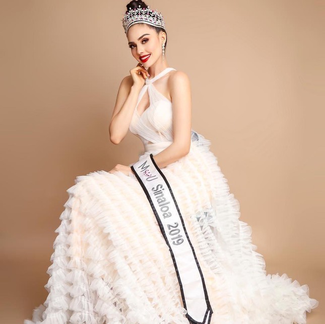 Nhan sắc quyến rũ của mỹ nhân vừa đăng quang Hoa hậu Hoàn vũ Mexico 2021 - Ảnh 2.