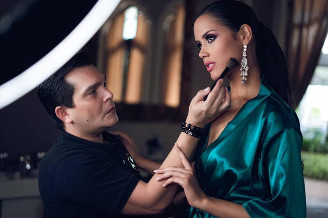 Ngắm nhan sắc xinh đẹp, quyến rũ của nữ sinh viên báo chí vừa lên ngôi Hoa hậu Hòa bình Guatemala - Ảnh 9.