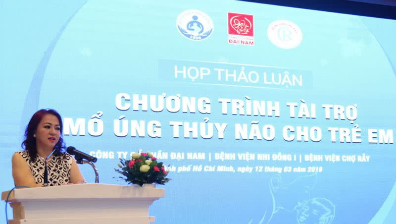 Quỹ từ thiện của bà Phương Hằng và ông Huỳnh Uy Dũng dừng tài trợ chương trình mổ tim và cấp cứu tại 3 bệnh viện - Ảnh 1.