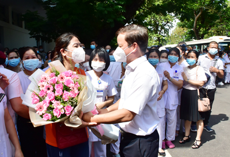 Thừa Thiên Huế: 91 cán bộ, y bác sĩ tiếp tục chi viện vào TP Hồ Chí Minh - Ảnh 1.
