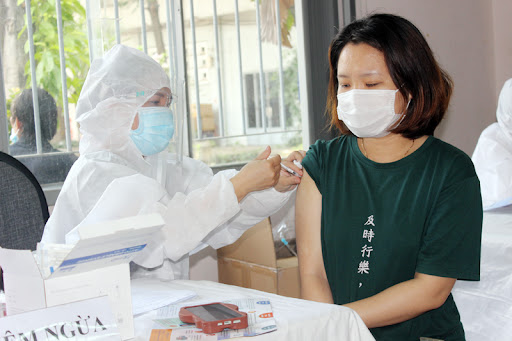 THACO Trường Hải tặng Đồng Nai 5 xe lưu động tiêm vắc xin và nhiều trang thiết bị y tế - Ảnh 2.