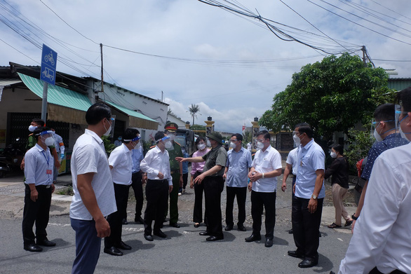 Thủ tướng Phạm Minh Chính kiểm tra công tác phòng, chống dịch Covid-19 tại TP.HCM - Ảnh 1.