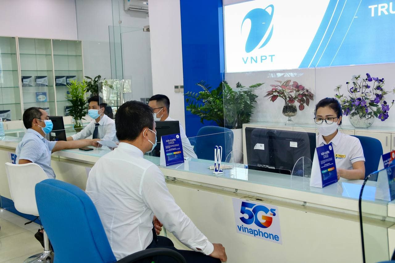 Các nhà mạng Việt đồng loạt tăng băng thông, giảm giá cước trong mùa dịch - Ảnh 1. Các nhà mạng Việt đồng loạt tăng băng thông, giảm giá cước trong mùa dịch - Ảnh 1.
