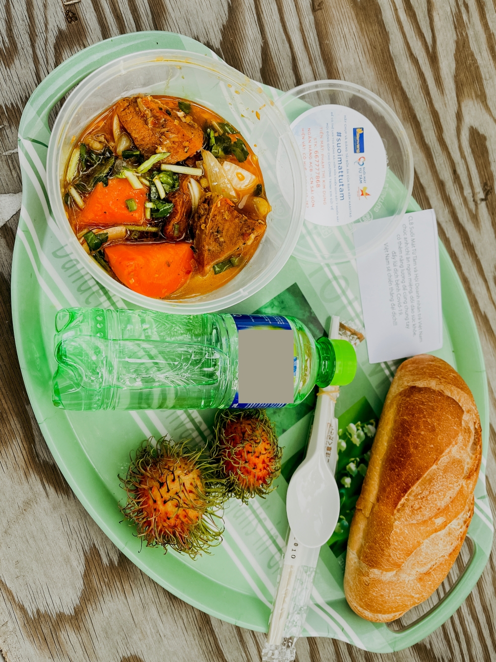 Căn bếp từ thiện có menu xịn xò mùa dịch của bà trùm Hoa hậu: Bún bò, thịt kho ruốc Huế và loạt món ngon ăn là mê! - Ảnh 3. Căn bếp từ thiện có menu xịn xò mùa dịch của bà trùm Hoa hậu: Bún bò, thịt kho ruốc Huế và loạt món ngon ăn là mê! - Ảnh 3.