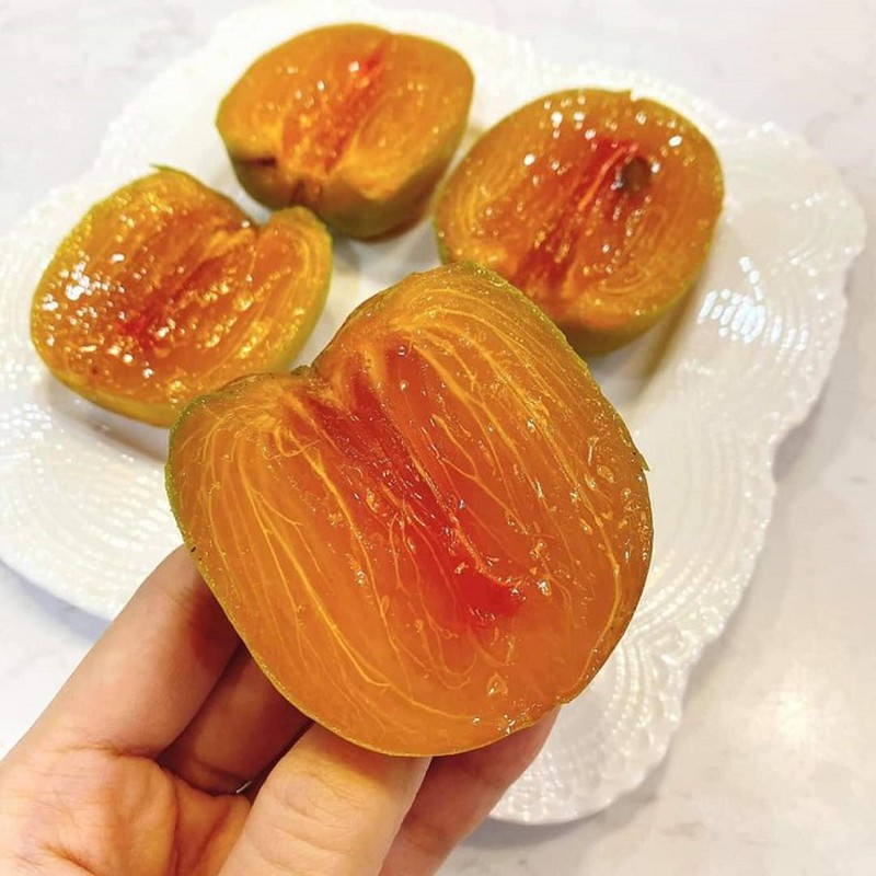 Hội sành ăn mua ầm ầm hồng da tre giá 100k/kg, ai thử món này lần đầu hãy học ngay cách ăn kẻo phí của - Ảnh 10. Hội sành ăn mua ầm ầm hồng da tre giá 100k/kg, ai thử món này lần đầu hãy học ngay cách ăn kẻo phí của - Ảnh 10.