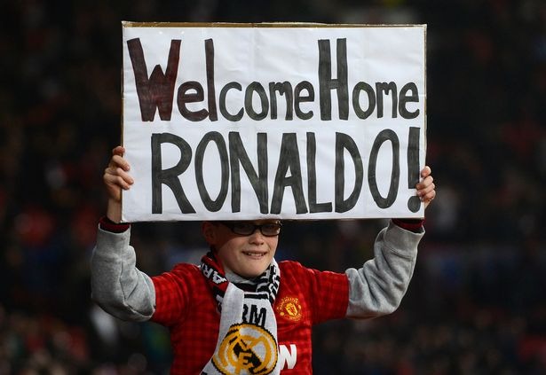 Nhận lương 15 tỷ/tuần khi quay lại Man United, Cristiano Ronaldo sẽ ở đâu, sinh hoạt thế nào? - Ảnh 2. Nhận lương 15 tỷ/tuần khi quay lại Man United, Cristiano Ronaldo sẽ ở đâu, sinh hoạt thế nào? - Ảnh 2.