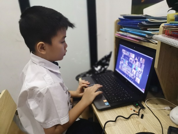 Hà Nội: Hỗ trợ hơn 2.300 máy tính, thiết bị cho học sinh học trực tuyến - Ảnh 1.