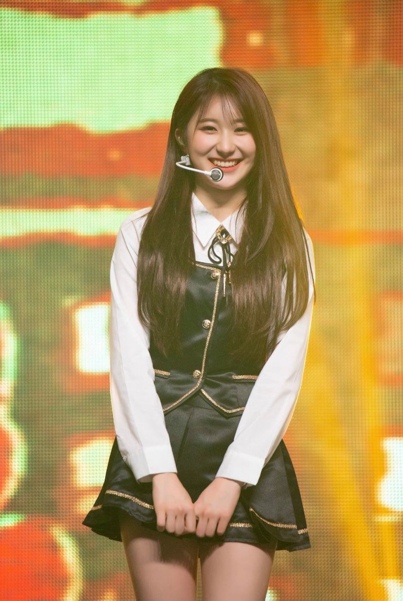 Netizen lo lắng cho số phận của Chaeyeon (IZ*ONE): Hát chán, visual tầm trung, đến nhảy múa bây giờ cũng trở nên thảm hại! - Ảnh 1. Netizen lo lắng cho số phận của Chaeyeon (IZ*ONE): Hát chán, visual tầm trung, đến nhảy múa bây giờ cũng trở nên thảm hại! - Ảnh 1.