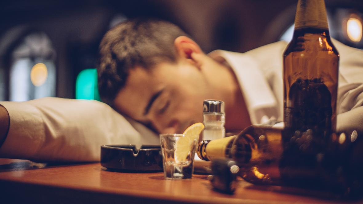 Trào lưu tiệc tùng ‘trả thù’ của giới trẻ hậu giãn cách: Kiệt sức vẫn cố quẩy vì sợ bị bỏ rơi, mắc hội chứng tâm lý nhưng không chịu thừa nhận - Ảnh 4. Trào lưu tiệc tùng ‘trả thù’ của giới trẻ hậu giãn cách: Kiệt sức vẫn cố quẩy vì sợ bị bỏ rơi, mắc hội chứng tâm lý nhưng không chịu thừa nhận - Ảnh 4.
