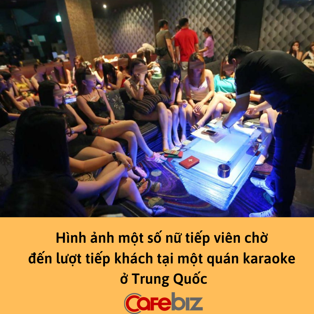 Vén màn dịch vụ ‘sung sướng’ núp bóng quán karaoke ở Trung Quốc: Các cô gái trẻ xếp hàng để được chọn, đồng ý ‘qua đêm’ vì sợ mất việc - Ảnh 2.