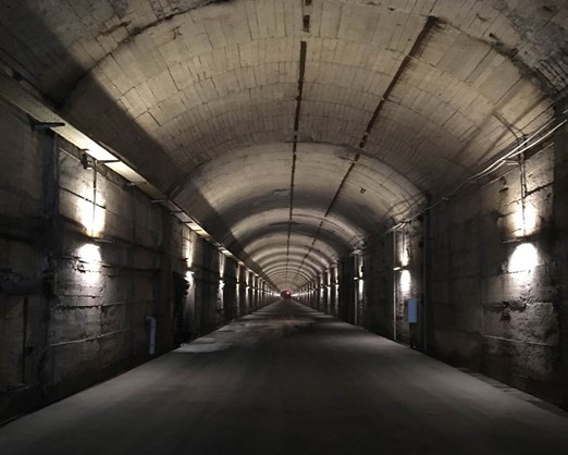 Trung Quốc từng huy động 6 vạn người xây dựng hầm trú ẩn khổng lồ dưới lòng đất để đối phó với chiến tranh hạt nhân - Ảnh 2.