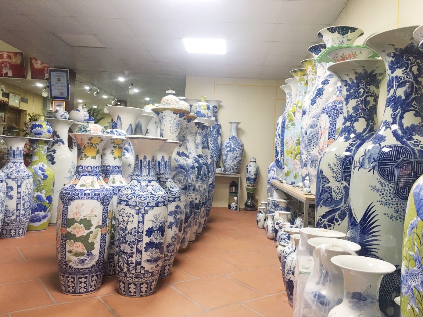 Bán gốm sứ kiếm trăm triệu mỗi năm với mô hình Bát Tràng