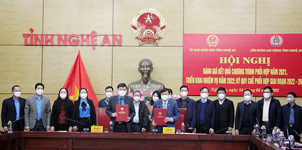 Nghệ An: UBND tỉnh và Liên đoàn Lao động tỉnh ký kết chương trình phối hợp năm 2022 - Ảnh 2.