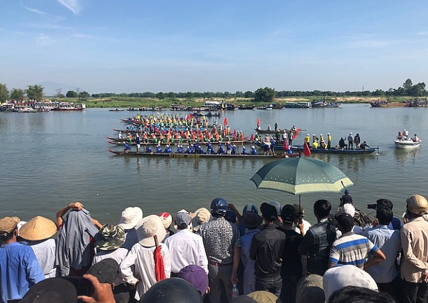 Huyện Duy Xuyên: Tổ chức giải đua thuyền truyền thống trên sông Thu Bồn - Ảnh 1.