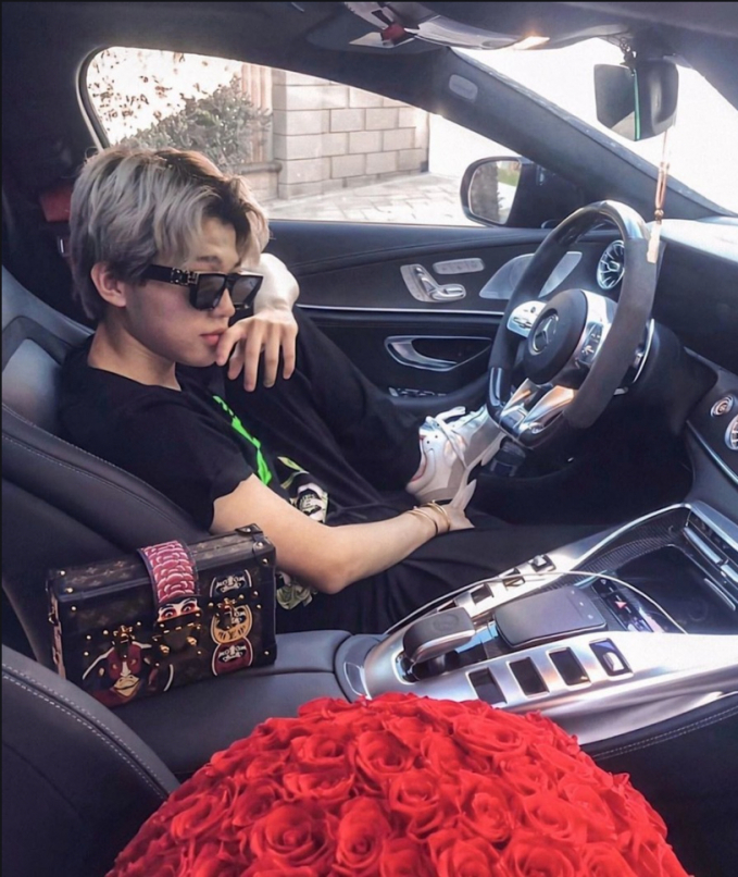 Chân dung rich kid 2k3 nhà Nhất Thống Group: Chi 900 triệu tổ chức sinh nhật cho BlackPink, sương sương hết 435 triệu 1 lần mua đồ - Ảnh 3. Chân dung rich kid 2k3 nhà Nhất Thống Group: Chi 900 triệu tổ chức sinh nhật cho BlackPink, sương sương hết 435 triệu 1 lần mua đồ - Ảnh 3.
