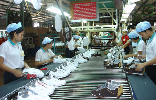 Lần đầu tiên trong lịch sử, Việt Nam chiếm 10% thị phần giày xuất khẩu toàn cầu - Ảnh 1.