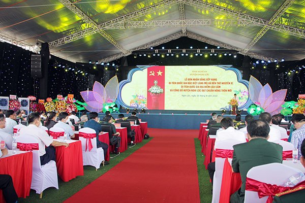 Nghệ An: Nghi Lộc đón Bằng công nhận huyện đạt chuẩn Nông thôn mới - Ảnh 1.