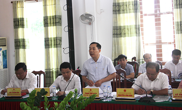 Nghệ An: Chủ tịch UBND tỉnh Nguyễn Đức Trung làm việc với lãnh đạo huyện Tân Kỳ và tham quan một số mô hình kinh tế trên địa bàn huyện. - Ảnh 2.