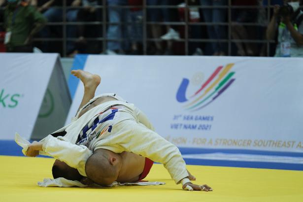 Võ sĩ Indonesia rời sàn bằng cáng tại bán kết Jiu Jitsu SEA Games 31 - Ảnh 5.