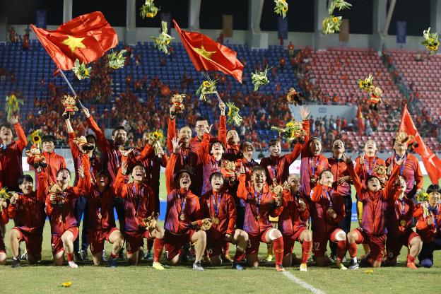 Đội tuyển bóng đá nữ Việt Nam lần thứ 3 liên tiếp
giành ngôi vô địch SEA Gamess 31 - Ảnh 2.