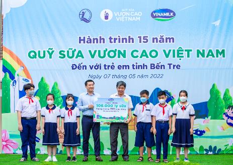 Vinamilk khởi động hành trình năm thứ 15 của Quỹ Vươn cao Việt Nam tại nhiều địa phương - Ảnh 1.