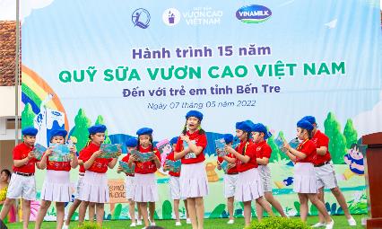 Vinamilk khởi động hành trình năm thứ 15 của Quỹ Vươn cao Việt Nam tại nhiều địa phương - Ảnh 3.