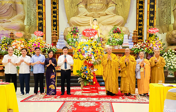 Nghệ An: Chủ tịch UBND tỉnh chúc mừng Đại lễ Phật đản năm 2022 - Ảnh 5.