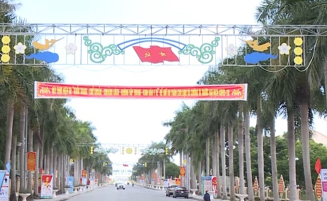 Huyện Quảng Xương:  Thu hút đầu tư, đòn bẩy thúc đẩy phát triển kinh tế - xã hội - Ảnh 1.