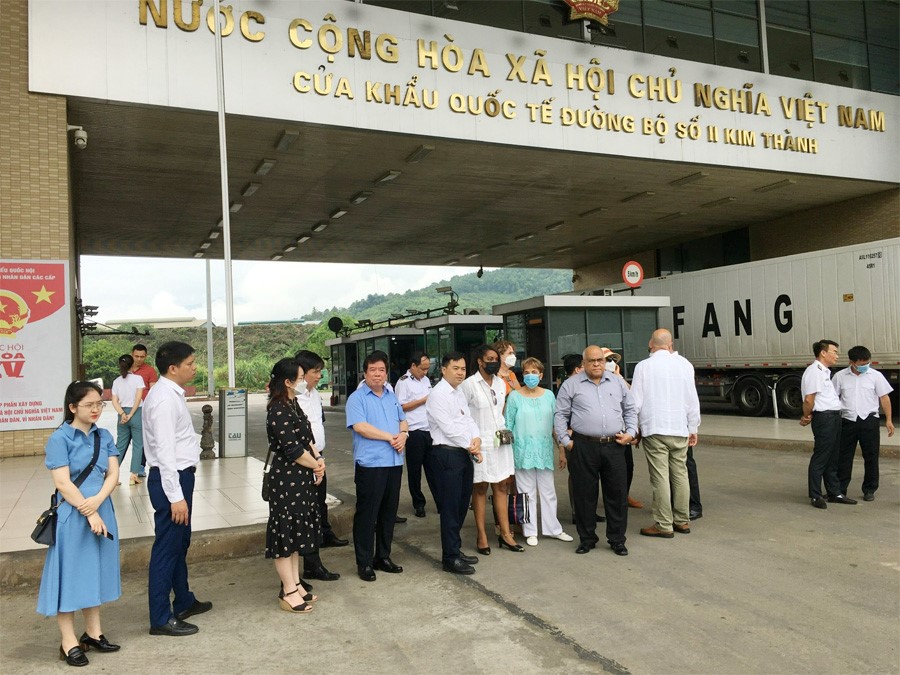 Lào Cai: Chủ tịch UBND tỉnh Trịnh Xuân Trường tiếp xã giao đoàn Đại sứ Cuba tại Việt Nam, Hội Hữu nghị Cuba – Việt Nam - Ảnh 3. Lào Cai: Chủ tịch UBND tỉnh Trịnh Xuân Trường tiếp xã giao đoàn Đại sứ Cuba tại Việt Nam, Hội Hữu nghị Cuba – Việt Nam - Ảnh 3.