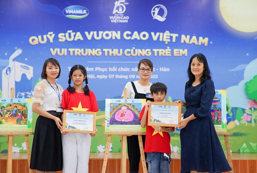 Vinamilk và Quỹ sữa vươn cao Việt Nam cùng trẻ em vui Tết trung thu - Ảnh 9.