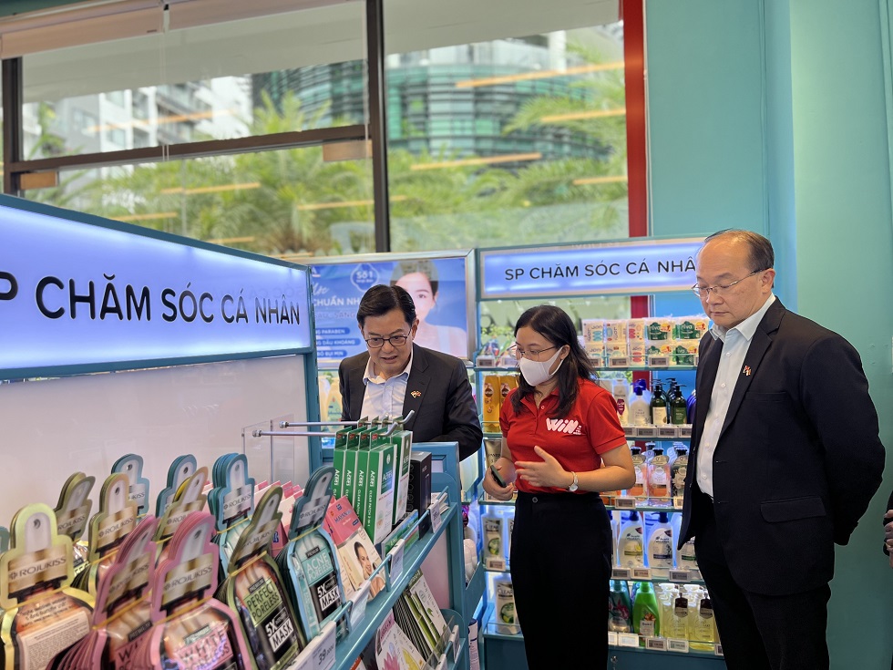 Phó Thủ tướng Singapore thăm cửa hàng WIN của Tập đoàn Masan - Ảnh 2.
