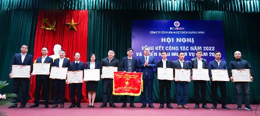Công ty cổ phần Nhiệt điện Quảng Ninh: Tổ chức Hội nghị tổng kết công tác năm 2022 và triển khai nhiệm vụ năm 2023  - Ảnh 8.