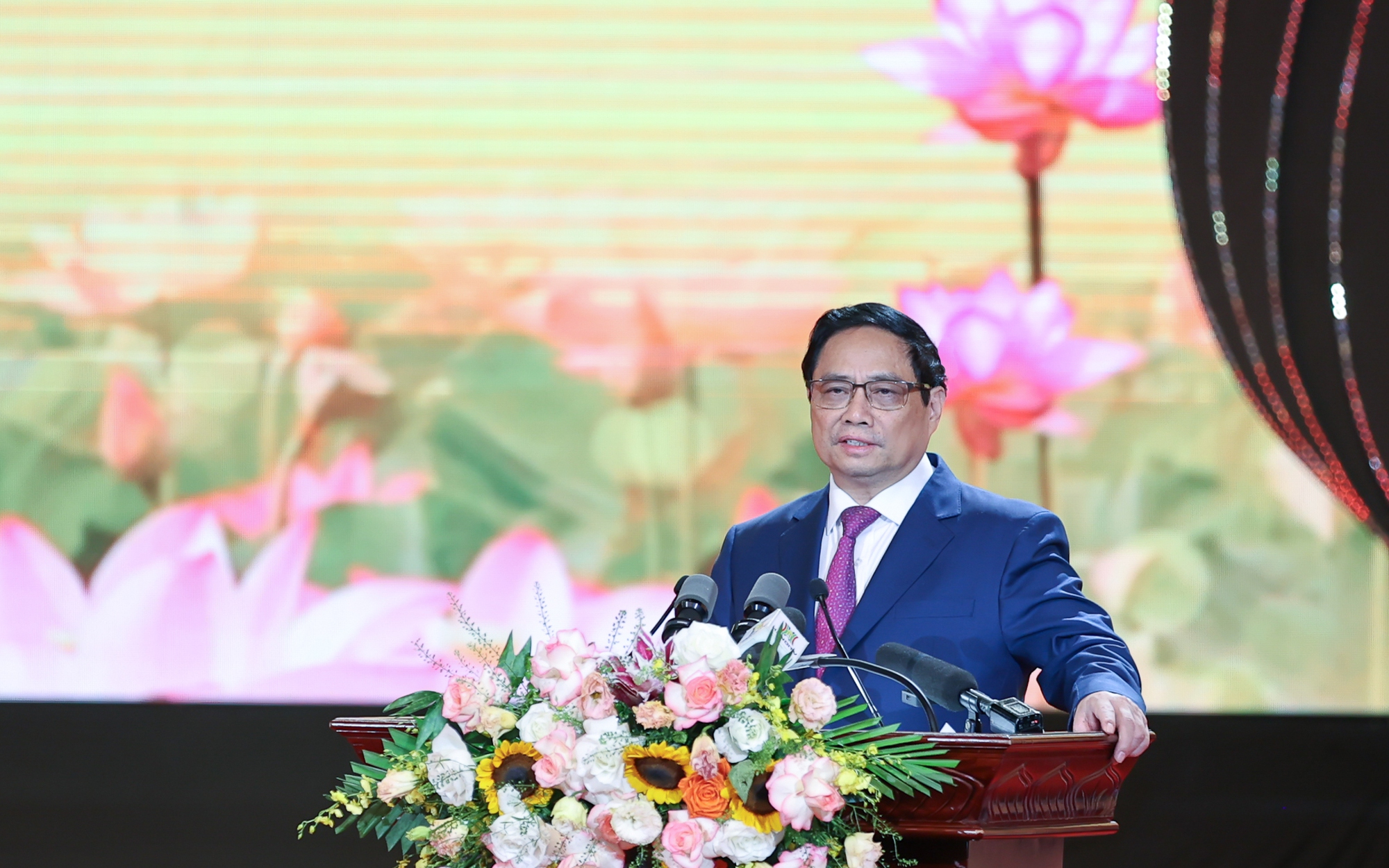 Thủ tướng: Xây dựng người Hà Nội tiêu biểu cho văn hóa, lương tri và phẩm giá con người Việt Nam - Ảnh 1.