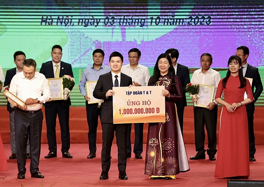 T&T Group ủng hộ 1 tỷ đồng cho Quỹ “Vì người nghèo” thành phố Hà Nội - Ảnh 2.
