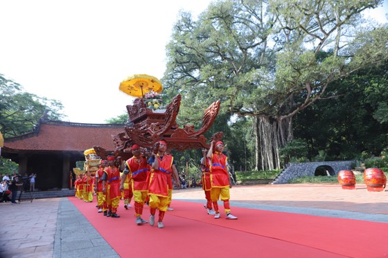 Thanh Hóa: Hàng nghìn người dân nô nức về dự Lễ hội Lam Kinh năm 2023 - Ảnh 4.