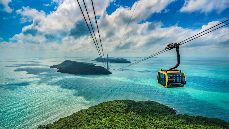 Lonely Planet gợi ý tắm biển, đi tour đảo và cáp treo tại Phú Quốc - Ảnh 3.