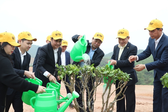 Phát động trồng cây phủ xanh 16ha dự án sân golf tại tỉnh Phú Thọ - Ảnh 4.