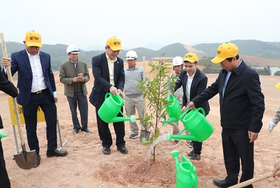 Phát động trồng cây phủ xanh 16ha dự án sân golf tại tỉnh Phú Thọ - Ảnh 5.