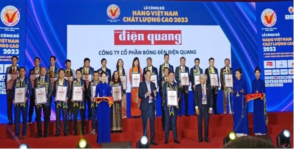Lễ công bố và trao chứng nhận Hàng Việt Nam chất lượng cao: Điện Quang đạt danh hiệu Hàng Việt Nam chất lượng cao 2023  - Ảnh 1.