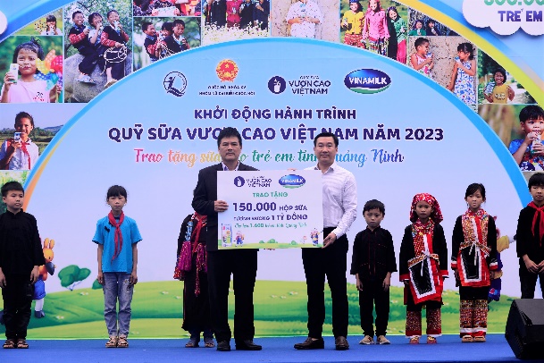 Hơn 1.600 trẻ em miền núi, có hoàn cảnh khó khăn tỉnh Quảng Ninh sẽ được tham gia chương trình quỹ sữa 2023 - Ảnh 2.