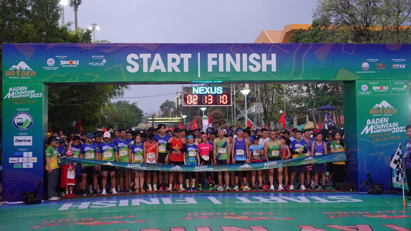 Giải chạy marathon lớn bậc nhất Nam bộ chính thức diễn ra tại Tây Ninh - Ảnh 1.