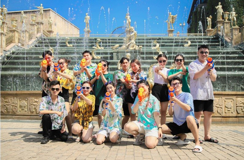 Lễ hội té nước Happy Songkran đậm chất Thái Lan lần đầu tiên diễn ra tại Sun World Ba Na Hills - Ảnh 5.