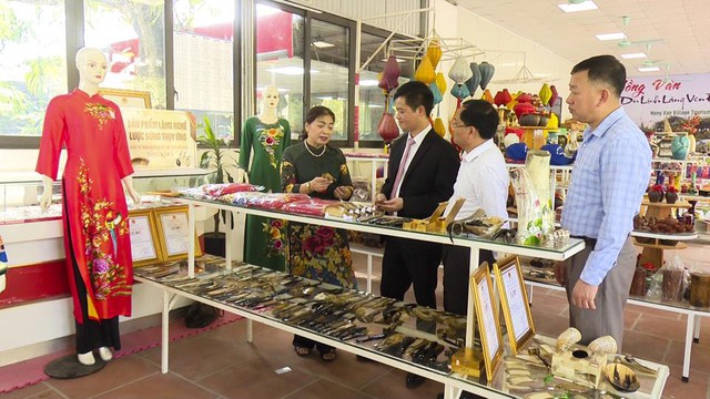 Quảng bá tinh hoa nghề thủ công truyền thống gắn với phát triển kinh tế Thủ đô - Ảnh 1.